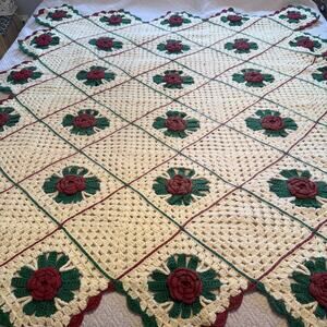 Vintage Handmade Crochet Blanket Afghan Granny Square 3D Rose 62x 56 Christmas